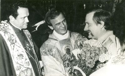 Ks. Henryk Jankowski, proboszcz kościoła św. Brygidy w Gdańsku, ks. Jerzy Popiełuszko i Lech Wałęsa