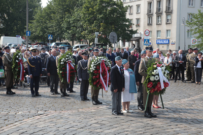 Uroczystość przy Pomniku Czynu Zbrojnego Polonii Amerykańskiej w Warszawie. Fot. Piotr Życieński (IPN)