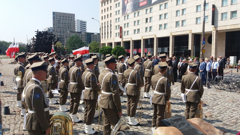 Uroczystość pod pomnikiem Poległym i Pomordowanym na Wschodzie – 11 sierpnia 2017. Fot. Waldemar Kowalski (IPN)