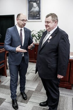 Wiceprezes IPN dr Mateusz Szpytma i Andrzej Jasionowski. Fot. Sławomir Kasper/IPN