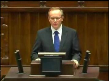 dr. Łukasz Kamiński takes the oath before the Sejm (photograph: www.sejm.gov.pl)
