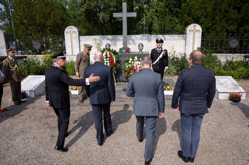 The Polish-Italian delegation at the Italian Military Cemetery in Warsaw, 4 July 2023; photo: S. Kasper (IPN)