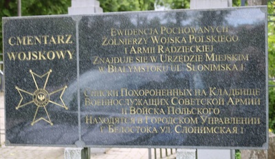 Wizja lokalna na cmentarzu wojskowym w Białymstoku