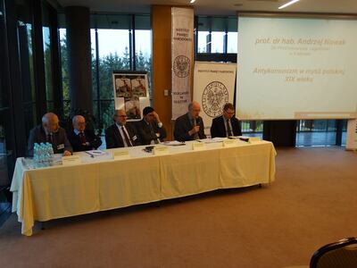 Początek panelu I – przewodniczy prof. dr hab. Mirosław Golon. Referuje prof. Andrzej Nowak