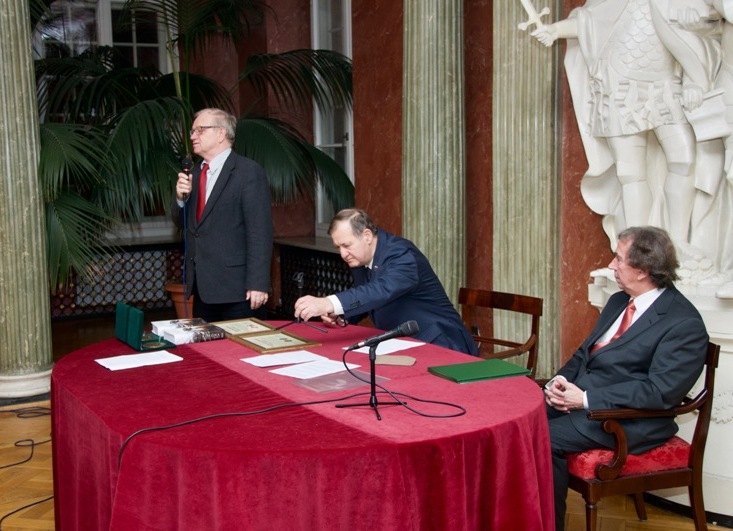 Prof. Tomasz Jasiński – dyrektor Biblioteki Kórnickiej PAN opowiada o Pałacu Działyńskich