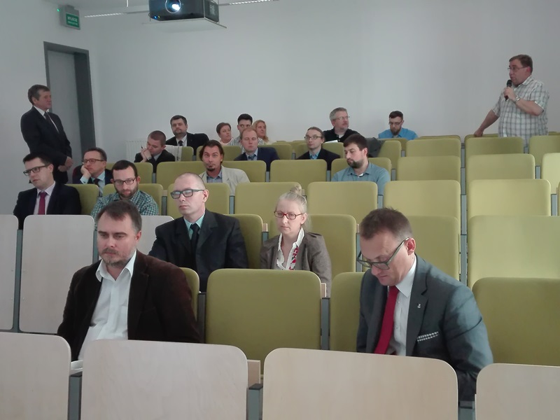 Dyskusja, głos zabiera dr Jan Miłosz