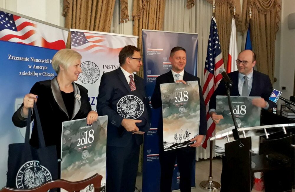 Uroczystość otwarcia „Przystanku Historia IPN” w Chicago. Od lewej: I wiceprezes ZNP Helena Sołtys, prezes Szarek, Marek Adamczyk i konsul generalny RP w Chicago Piotr Janicki – 18 stycznia 2018