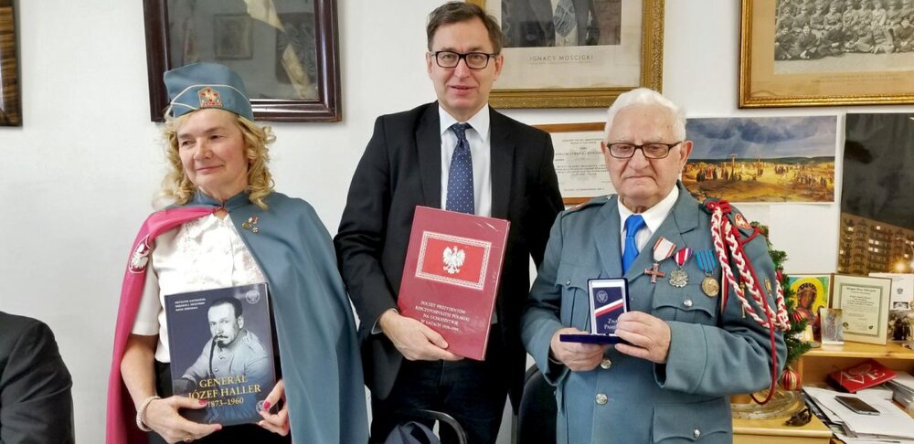 Spotkanie w siedzibie Stowarzyszenia Weteranów Armii Polskiej. Na zdjęciu obok prezesa IPN Zygmunt Goliński – komendant Placówki 90. Stowarzyszenia Weteranów Armii Polskiej – 20 stycznia 2018