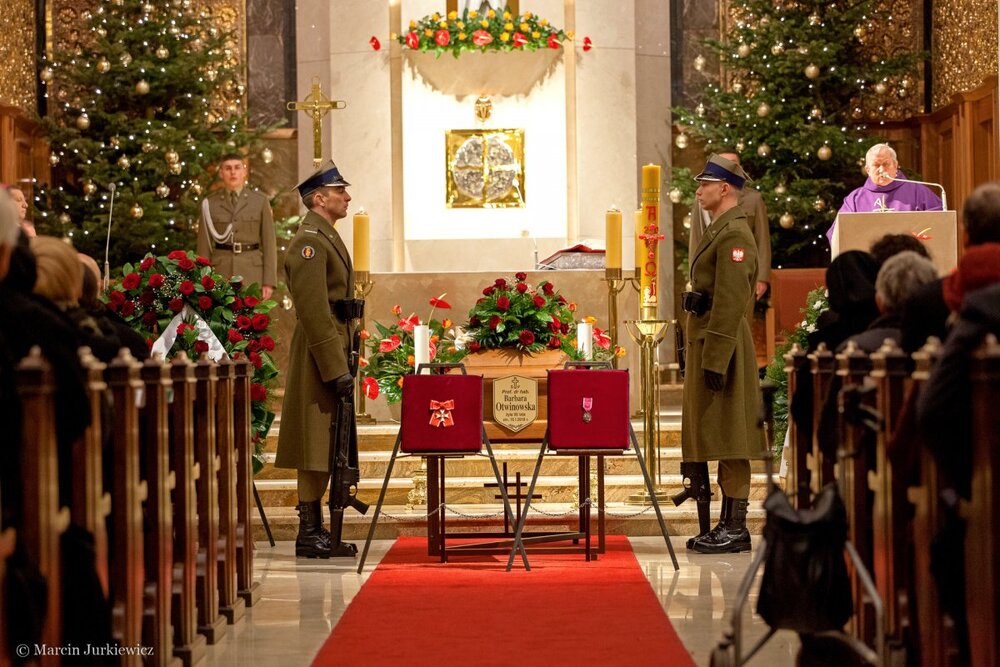 Uroczysta msza pogrzebowa śp. prof. Barbary Otwinowskiej – 26 stycznia 2018. Fot. Marcin Jurkiewicz (IPN)