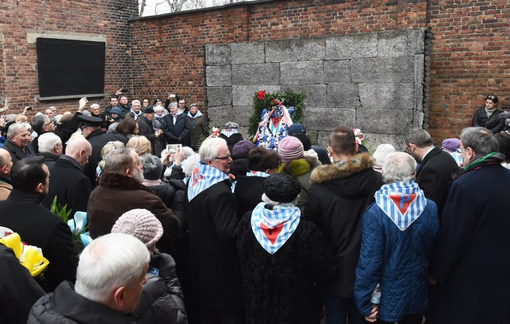 Obchody 73. rocznicy wyzwolenia niemieckiego obozu Auschwitz. Fot. PAP/Jacek Bednarczyk