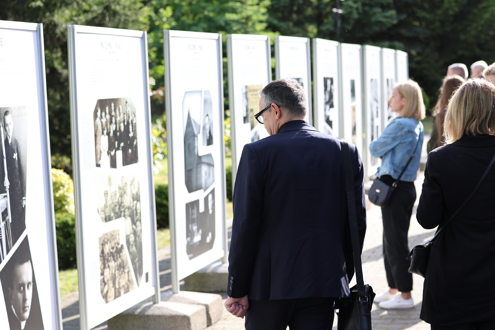 Otwarcie wystawy o ks. Stanisławie Streichu – męczenniku za wiarę. Luboń, 23.05.2025. Fot. Rafał Pękalski (IPN)
