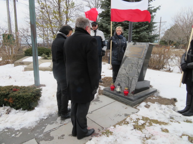 Delegacja IPN w Kanadzie – 14–17 lutego 2018. Hołd pod tablicą upamiętniającą ofiary katastrofy smoleńskiej