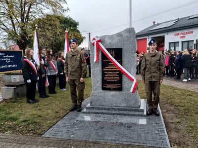 W Fałkowie odsłonięto pomnik Piłsudskiego oraz żołnierzy Legionów i Wojska Polskiego